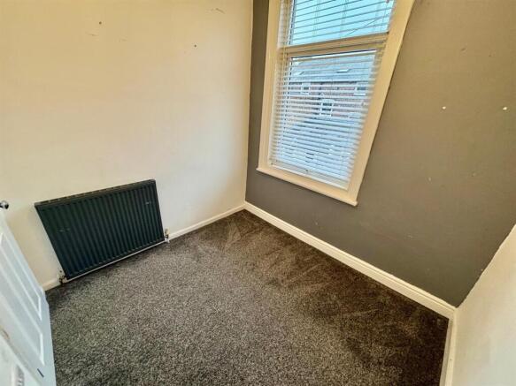 3 bed Terraced for sale Image 12