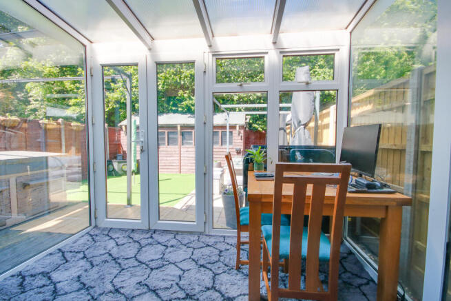 Bitterne Manor! Parking For Multiple Cars!modern Bathroom photo 4