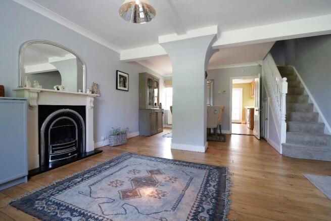 Lounge/Dining Room