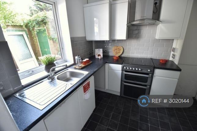 High Gloss Fitted Kitchen Units