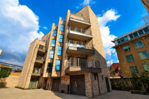 Apartment 16, 6 Dalloway House, Randall Place, Uxbridge UB8 1GZ