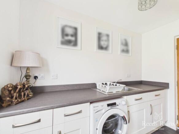4 bed Detached for sale Image 7