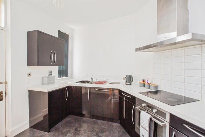 2 bed Apartment for sale Image 12