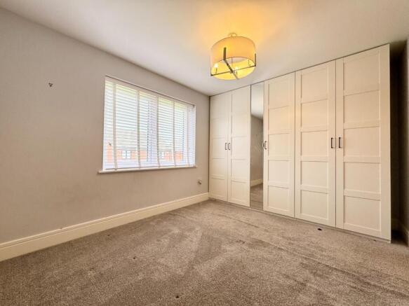 4 bed Detached for sale Image 7