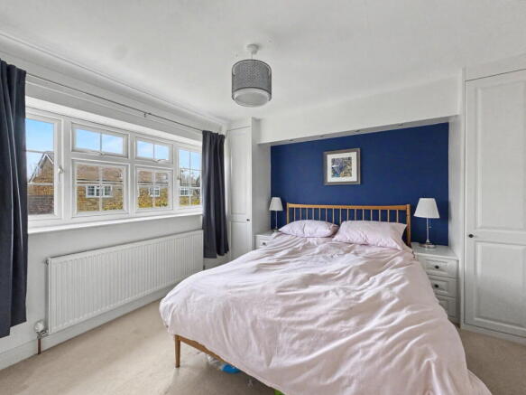 4 bed Detached for sale Image 9