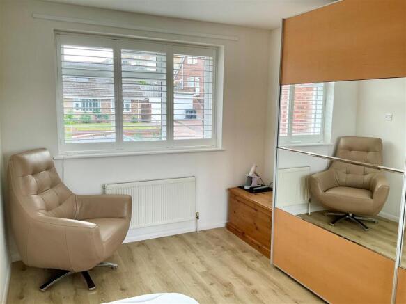 Bedroom 3 pic2.jpg