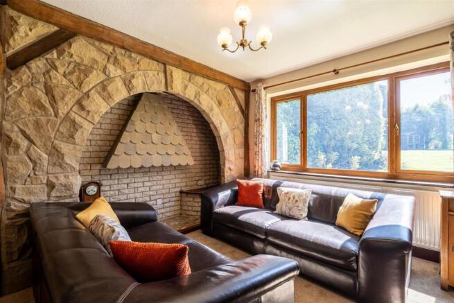 4 bed Detached for sale Image 12