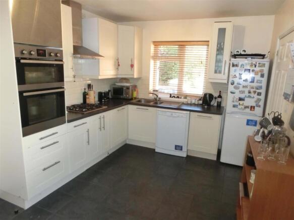 Peterbrook Road 82 Kitchen.jpg