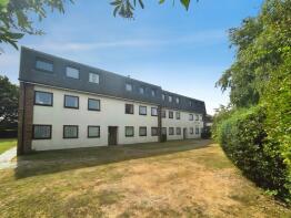 Flat 3, Shearwater House, Cedar Crescent, Romney Marsh TN29 0XP