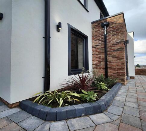 4 bed Detached for sale Image 11