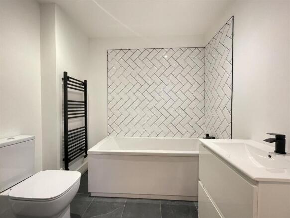2 bed Flat for sale Image 10
