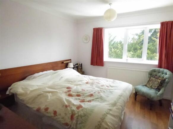 BEDROOM 4