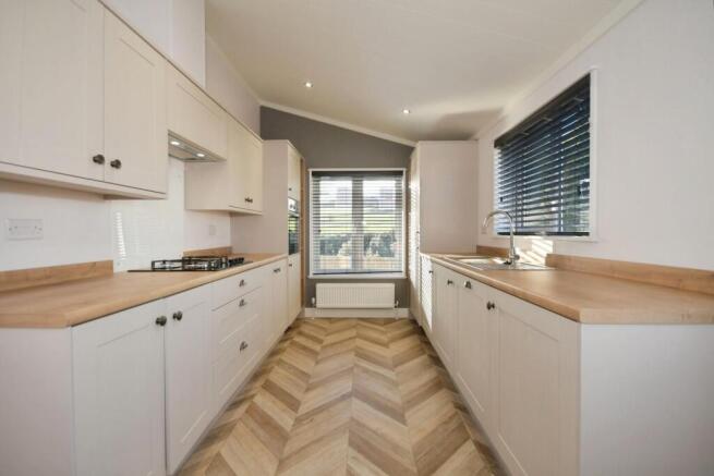 KITCHEN DINER 02.jpg