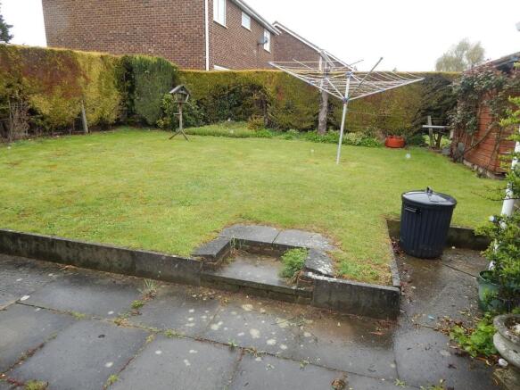 gardenweb.JPG