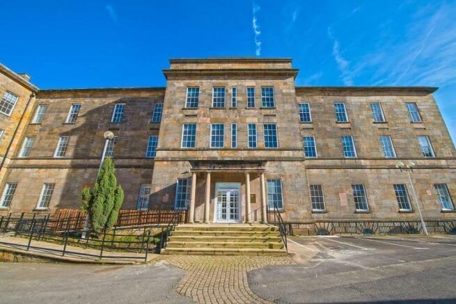 3 bed Apartment to rent Image 8
