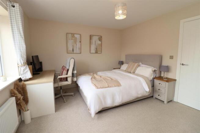 3 bed Semi-Detached for sale Image 7