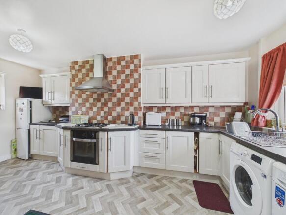 3 bed Town House for sale Image 2