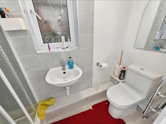 4 bed Detached for sale Image 11