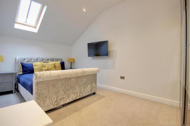 4 bed Detached for sale Image 12