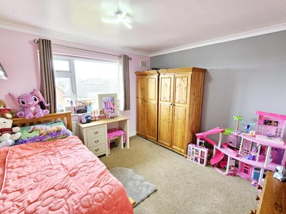 3 bed Semi-Detached for sale Image 9