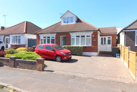 Mixes Hill Road, Luton, Bedfordshire, LU2 7TX