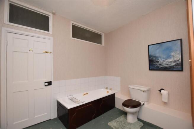 4 bed Terraced for sale Image 9