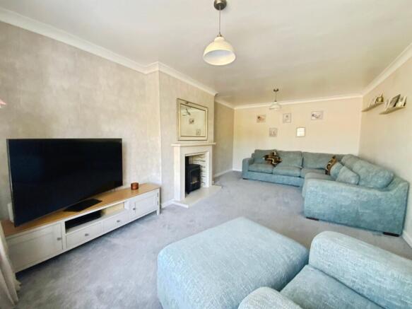 4 bed Detached for sale Image 4