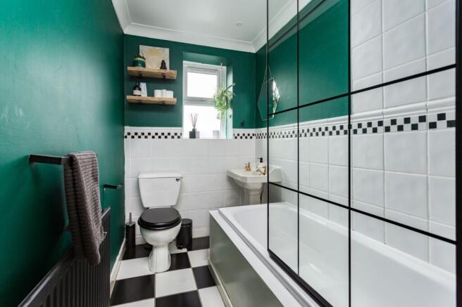 2 bed Flat for sale Image 9