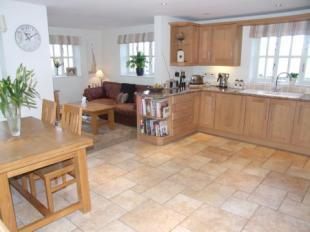 Kitchen / Family Rom