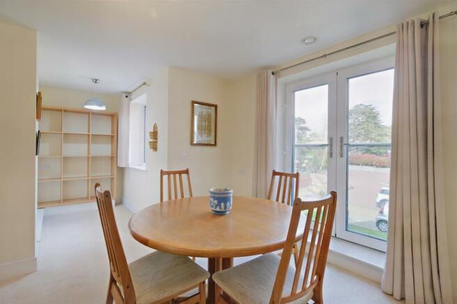 8548356-interior25-800.JPG