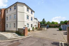 Flat 25, Eastfield Court, Church Street, Faringdon SN7 8SL