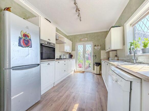 4 bed Detached for sale Image 10