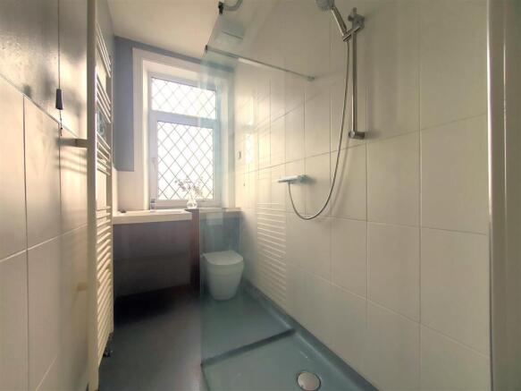 3 bed Terraced for sale Image 9