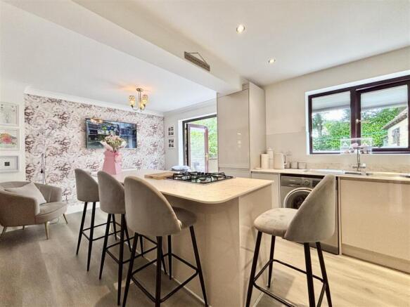 3 bed Detached for sale Image 8