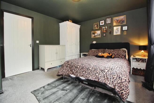 3 bed Semi-Detached for sale Image 11
