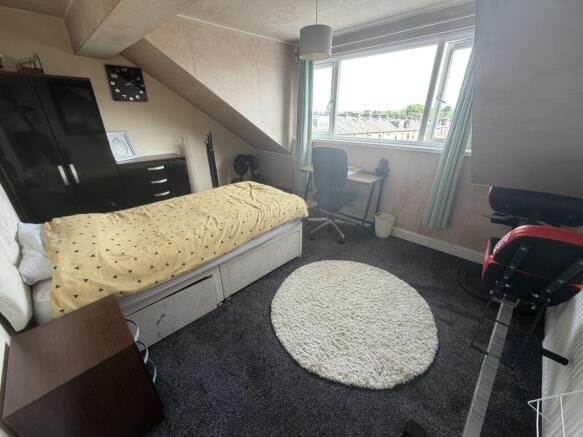 4 bed Terraced to rent Image 12