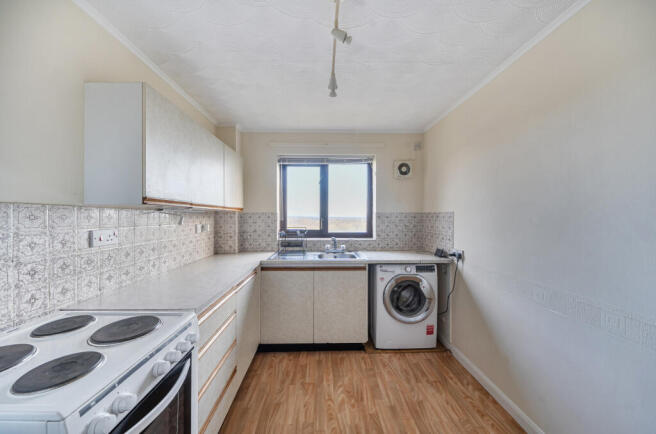 1402998-4-696fbab...