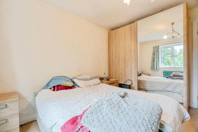 2 bed Flat for sale Image 12