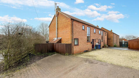 Newport Farm Close, North Carlton, Lincoln