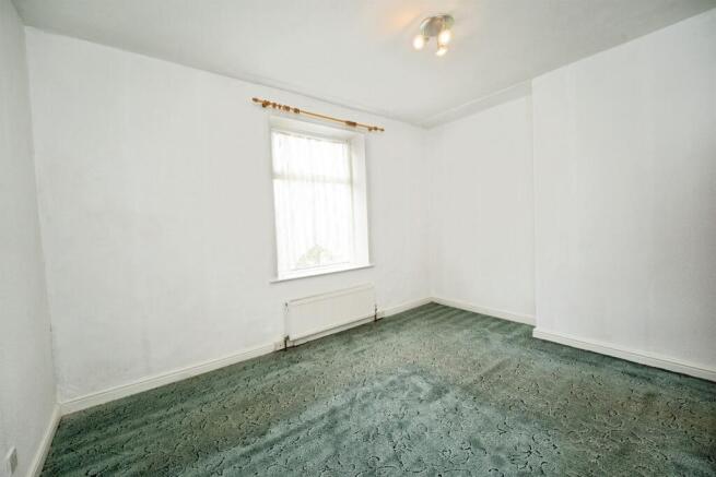 3 bed Terraced for sale Image 7