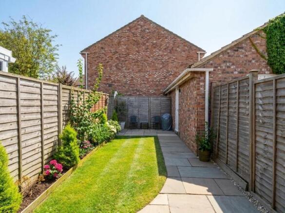 2 bed Terraced for sale Image 8
