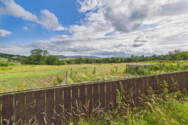 CAM04201G0-PR0095-STILL015