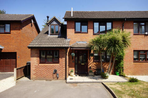 Shutehay Drive, Dursley, GL11