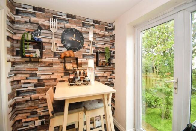 4 bed Detached for sale Image 12