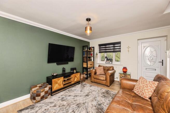 2 bed Semi-Detached for sale Image 4