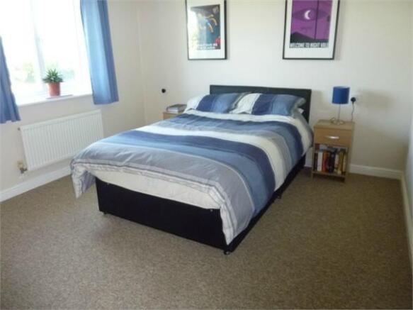 Guest/Bedroom 2