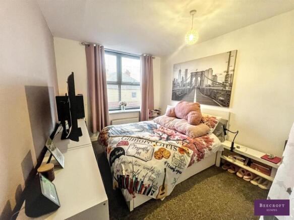 2 bed Apartment for sale Image 5