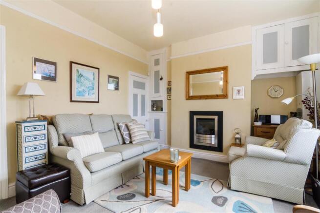 FAMILY LOUNGE