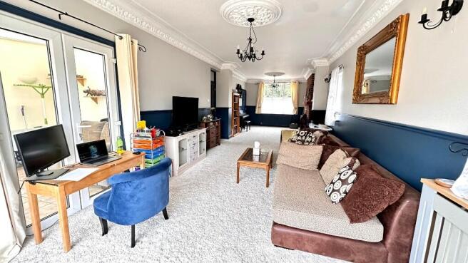 Lounge/Family Room
