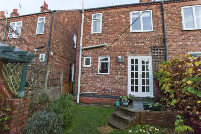 2 bed Semi-Detached to rent Image 12